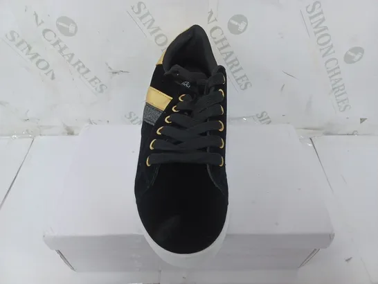 BOXED PAIR OF KS-508 LACE UP TRAINERS IN BLACK/GOLD/SILVER - SIZE 38