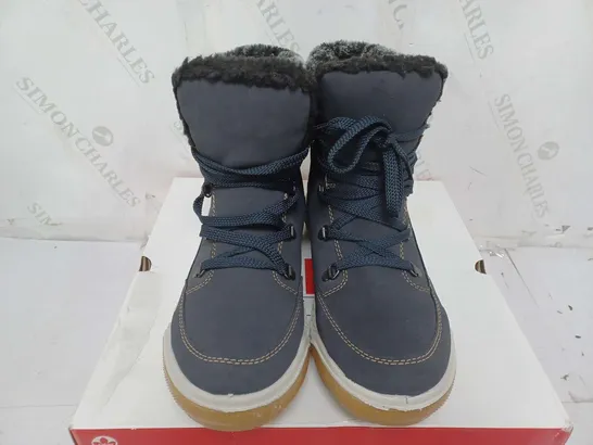 BOXED PAIR OF RIEKER WATER RESISTANT WARM LINED HIKING BOOTS IN NAVY - SIZE 41