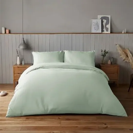 SILENTNIGHT SUPERSOFT DUVET SET PLUS 1 PILLOW CASE- SINGLE- SAGE GREEN- 135CM X 200CM