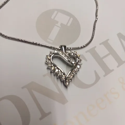 DESIGNER 18CT WHITE GOLD DIAMOND SET HEART PENDANT ON CHAIN