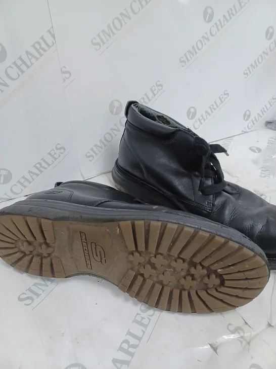 SKETCHERS MENS LEATHER BOOT SIZE 8