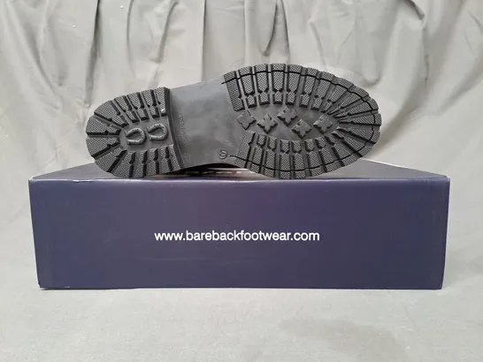 BOXED PAIR OF BAREBACK QUEBEC WATERPROOF ANKLE BOOTS IN BORDEAUX UK SIZE 7