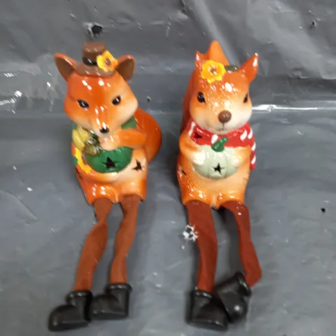 SET OF 2 ANIMAL ORNEMENTS