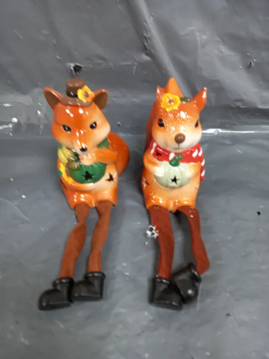 SET OF 2 ANIMAL ORNEMENTS