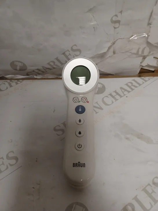 BRAUN NO TOUCH + TOUCH FOREHEAD THERMOMETER 