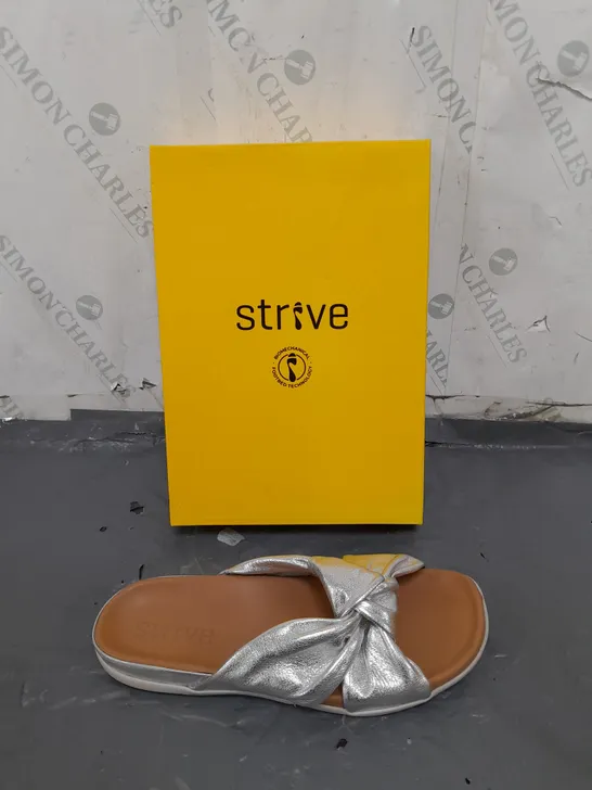 BOXED PAIROF STRIVE SICILY SILVER SANDAL UK 7 