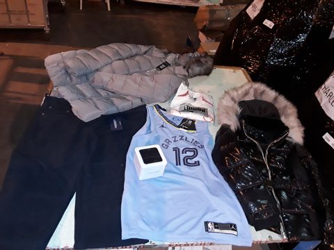 CAGE OF ASSORTED DESIGNER ADULTS CLOTHING ITEMS TO INCLUDE: RIVER ISLAND COAT, CALVIN KLEIN DOCKS, GANT TROUSERS, PUMA SPORTS TOP, NEW LOOK COAT, 
