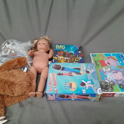 LARGE BOX OF ASSORTED TOYS AND GAMES TO INCLUDE TEDDIES, PEPPA PIG AND JIGSAWS