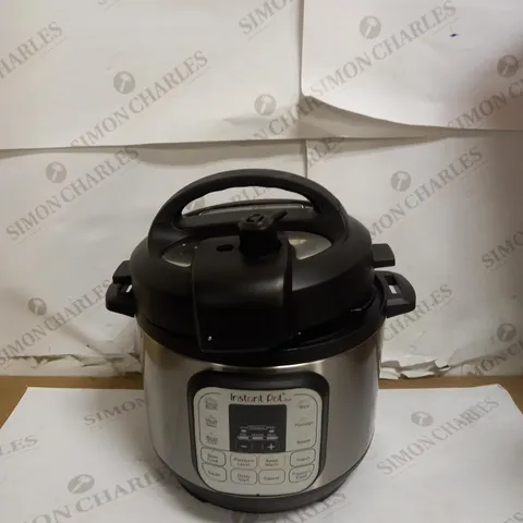 INSTANT POT DUO MINI PRESSURE COOKER