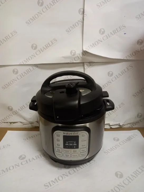 INSTANT POT DUO MINI PRESSURE COOKER