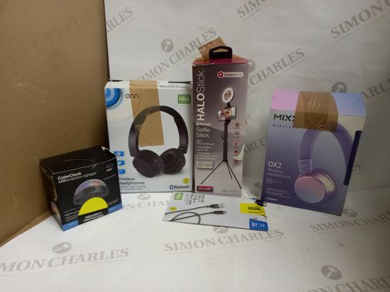 LOT OF APPROXIMATELY 10 ASSORTED ELECTRICAL ITEMS, TO INCLUDE LED NIGHTLIGHT, HALO STICK, HEADPHONES, ETC