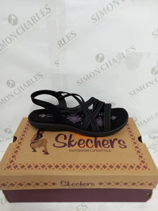 BOXED SKECHERS VEGAN OPEN TOE SANDALS SIZE 7