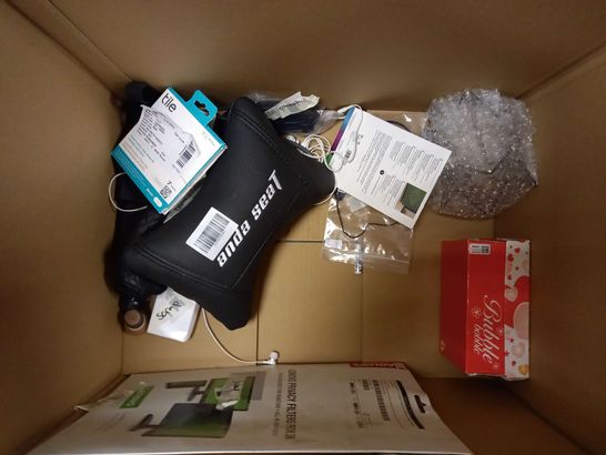 BOX OF APPROX 15 ASSORTED ITEMS TO INCLUDE PHILIPS PORTABLE SPEAKER, SKECH SCREEN PROTECTORS FOR SAMSUNG S22, OUTSIDE SECURITY LIGHT