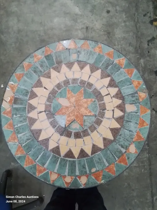 BOXED MOSAIC CIRCULAR TABLE