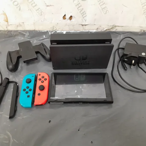 NINTENDO SWITCH (NEON RED/NEON BLUE)