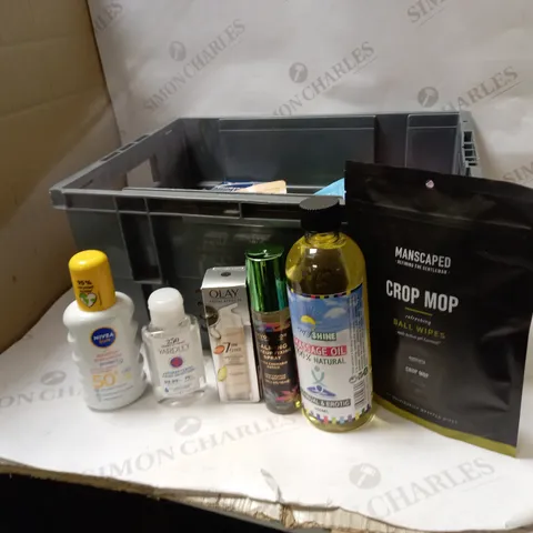 BOX OF APPROX. 20 ASSORTED HEALTH AND BEAUTY ITEMS TO INCLUDE: MANSCAPED, OLAY & YARDLEY LONDON