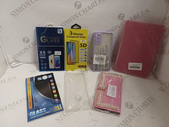 BOX OF APPROX 10 ITEMS INCLUDING ASSORTED SCREEN PROTECTORS, PHONE CASES AND LED LIGHT