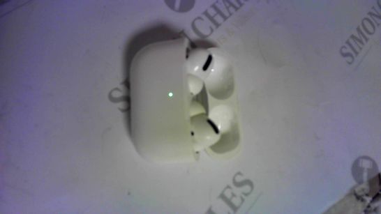 APPLE AIR PODS  MODEL A2190