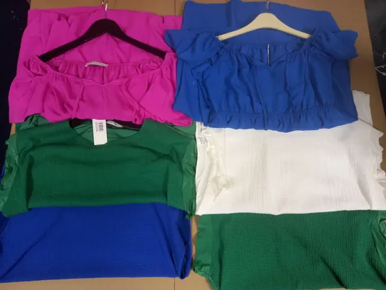 BOX OF APPROX 6 ASSORTED ITEMS OF MAISON DE NIMES CLOTHING IN VARIOUS SIZES AND STYLES