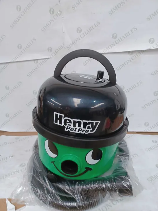 HENRY THE HOOVER - PET PRO 