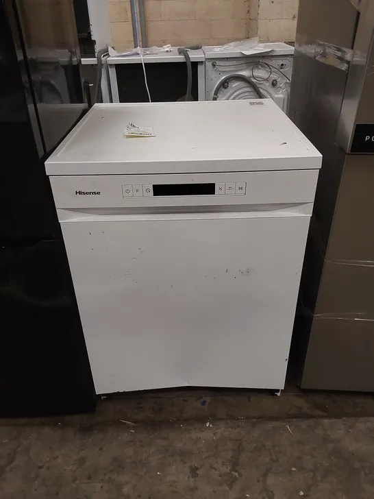 HISENSE HS622E90WUK FREESTANDING STANDARD DISHWASHER - WHITE