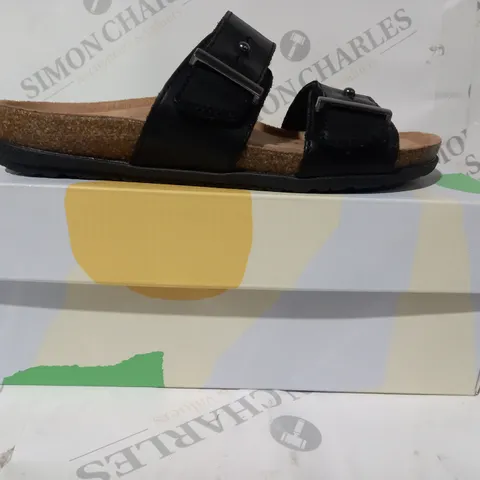 BOXED PAIR OF EARTH ORIGINS OPEN TOE SANDALS IN BLACK UK SIZE 3