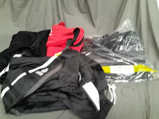 APPROXIMATELY 5 ASSORTED ERREA CLOTHING ITEMS TO INCLUDE HOODIES, PANTS AND COATS