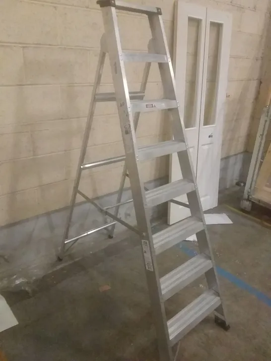 ALUMINIUM 8-STEP STEPLADDER