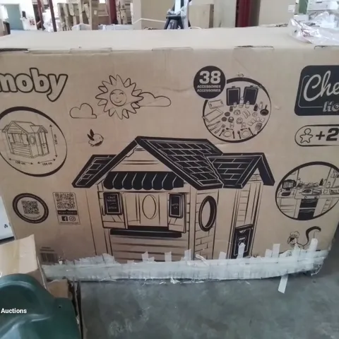 BOXED SMOBY CHEF PLAY HOUSE WITH 38 ACCESSORIES 