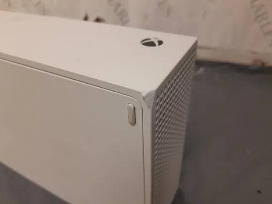 XBOX SERIES S IN WHITE