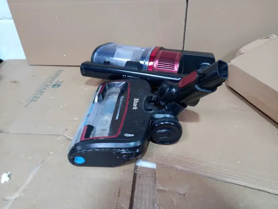 SHARK CORDLESS VACUUM IZ300UKT