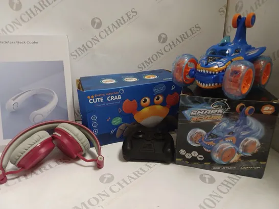 BOX OF 5 ASSORTED ITEMS TO INCLUDE RC CAR, HEADPHONES, NECK FAN ETC