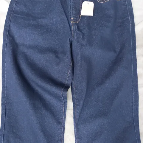 LEVI'S 314 SHAPING STRAIGHT JEANS IN DARK BLUE SIZE 32/30