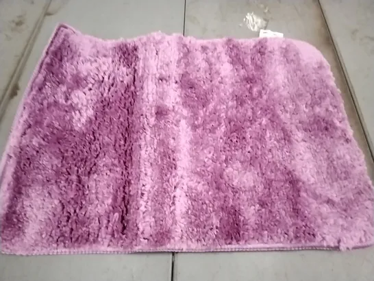 BRAND NEW GILES BATHMAT SIZE 40CM X 55CM IN PURPLE