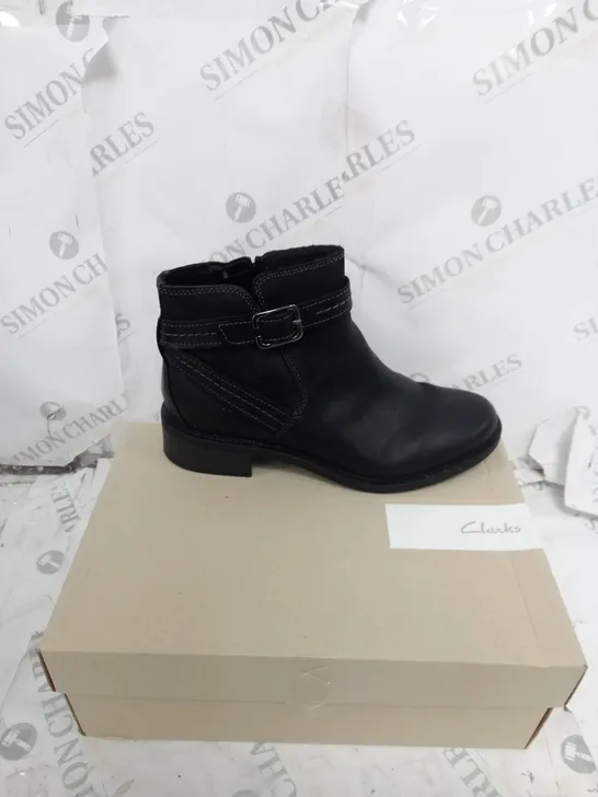 CLANKS MAYE ANKLE BOOT SIZE 7 BLACK LEATHER - BOXED 