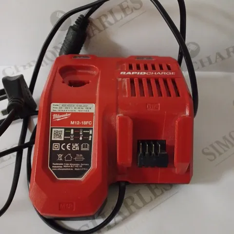 MILWAUKEE MULTI FAST CHARGER, 230 V, ONE SIZE