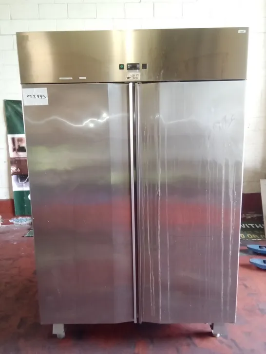 COMMERCIAL DOUBLE DOOR FRIDGE 