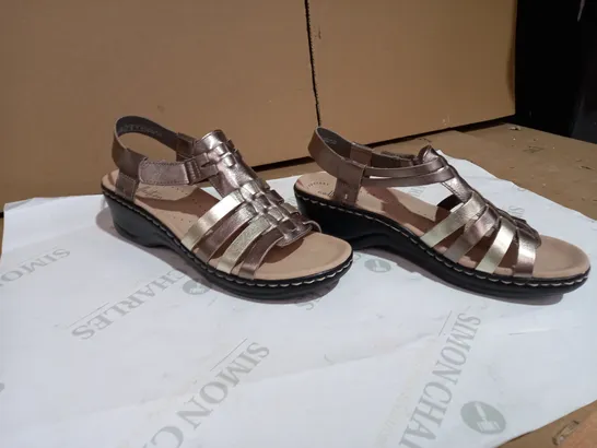 BOX OF CLARKS LEXI BRIDGE GOLD/BROWN SANDALS SIZE 7