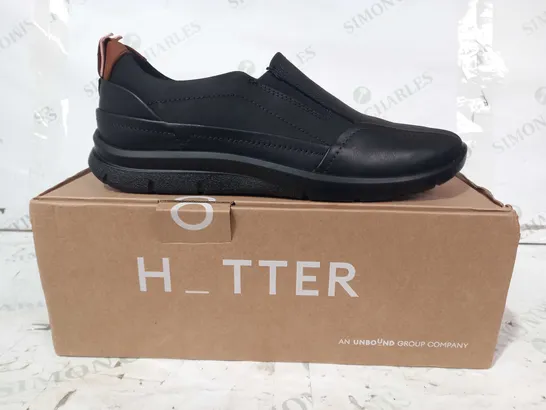 BOXED PAIR OF HOTTER SLIP-ON SHOES IN BLACK UK SIZE 8.5