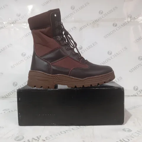 BOXED PAIR OF COMBAT BOOTS IN BROWN EU SIZE 45