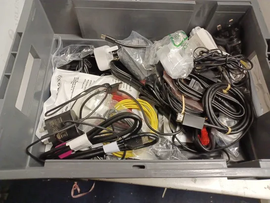 BOX OF APPROX 15 ITEMS INCLUDING ASSORTED CABLES AND CHARGERS FOR VARIOUS ITEMS