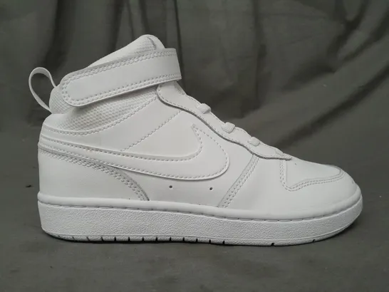 BOXED PAIR OF NIKE COURT BOROUGH MID 2 SHOES IN WHITE UK SIZE 2