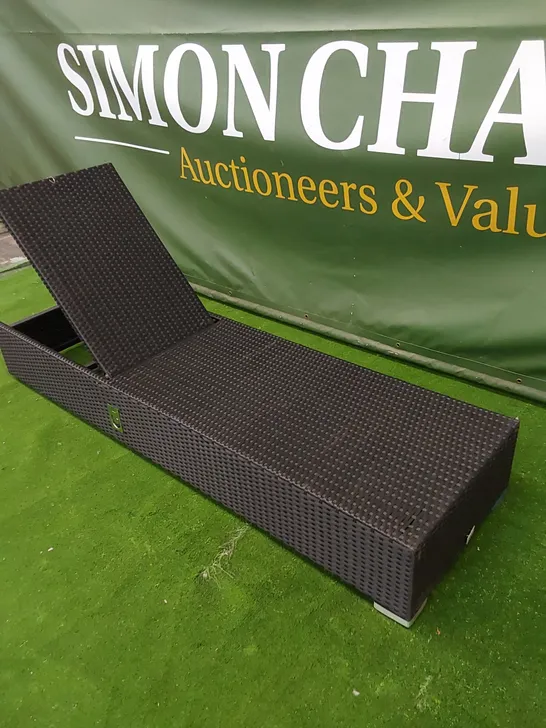 DESIGNER MANUAL ADJUSTABLE SUNLOUNGER IN BLACK RATTAN 