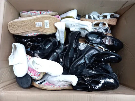 APPROXIMATELY 13 ASSORTED KIDS PAIRS OF SHOES IN VARIOUS COLOURS, STYLES, AND SIZES