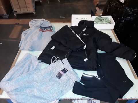 CAGE OF ASSORTED DESIGNER ADULTS CLOTHING TO INCLUDE: FILA COAT, NIKE TROUSERS, M&S JOGGERS, LEVIS HOODED TOP, 