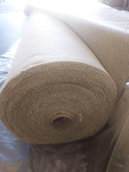 ROLL OF QUALITY EC FREEDOM XTRA ASHWOOD CARPET APPROXIMATELY 4X30M