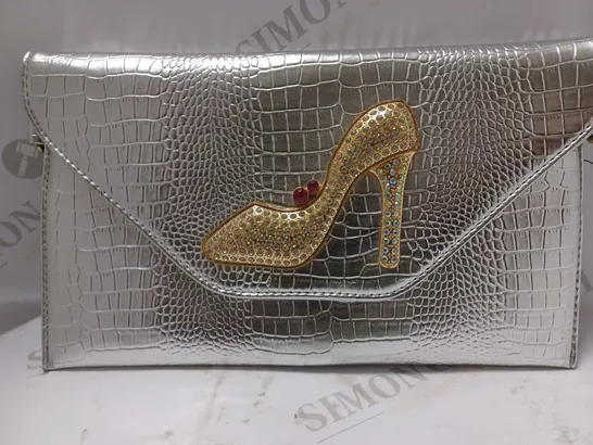 DESIGNER TEXTURED LEATHER HANDBAG IN METALLIC SILVER COLOUR W GOLD & JEWEL EFFECT HIGH HEEL DESIGN