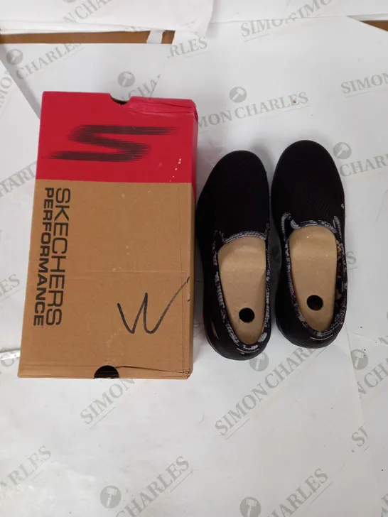 SKETCHERS ORIGINAL GO WALK SHOES BLACK