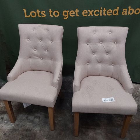 PAIR OF DESIGNER UPHOLSTERED BUTTONED BACK DINING CHAIRS OATMEAL FABRIC