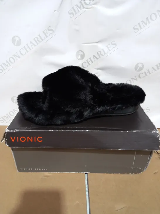 VIONIC RELAX PLUSH BLACK SLIP ON SHOES - SIZE 7